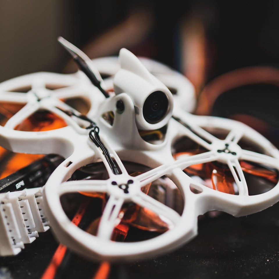 Emax tinyhawk ii 2 rtf fpvレースド - Fpv Drone Charger のレビューと価格